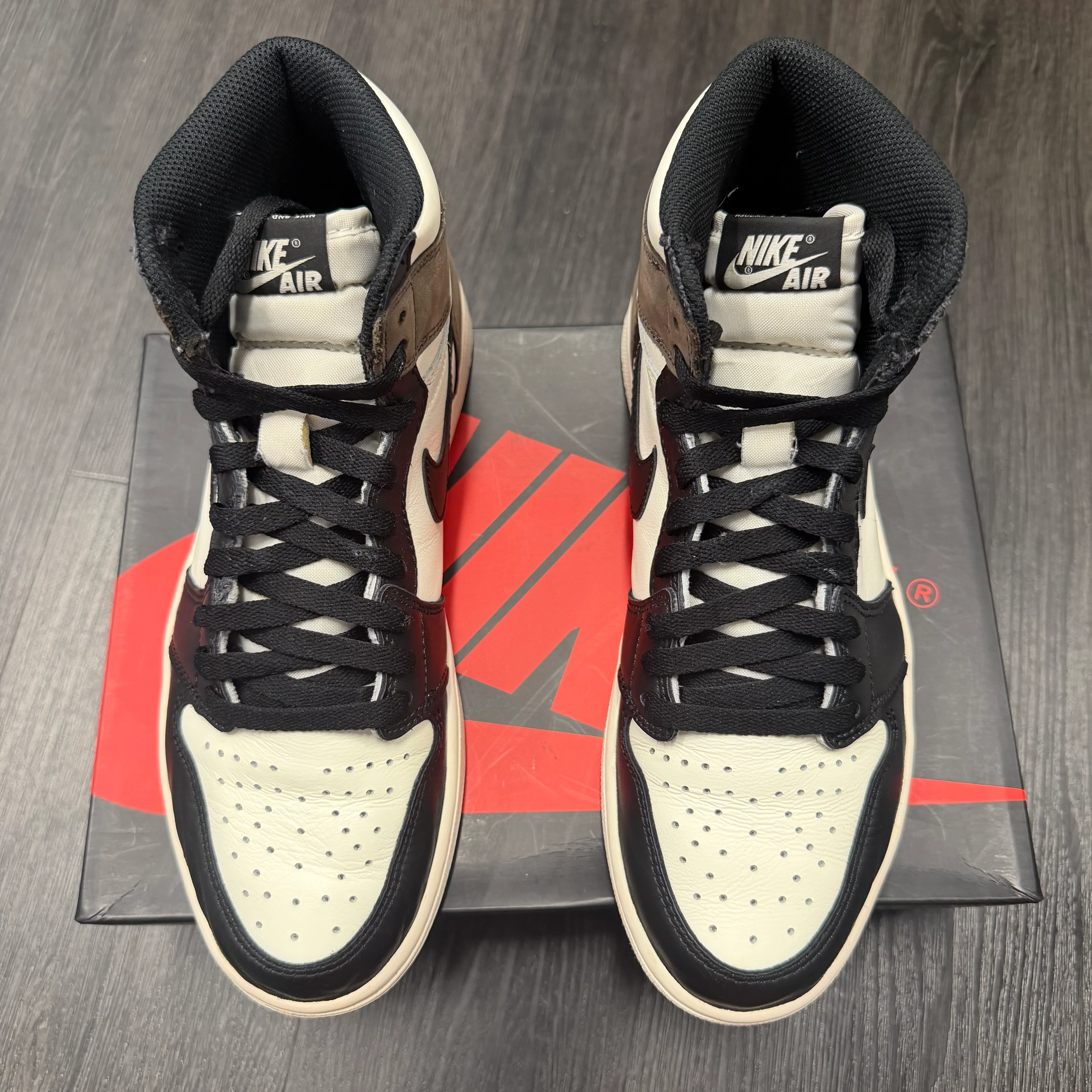 Jordan 1 Retro Dark Mocha U8.5 - Image 2