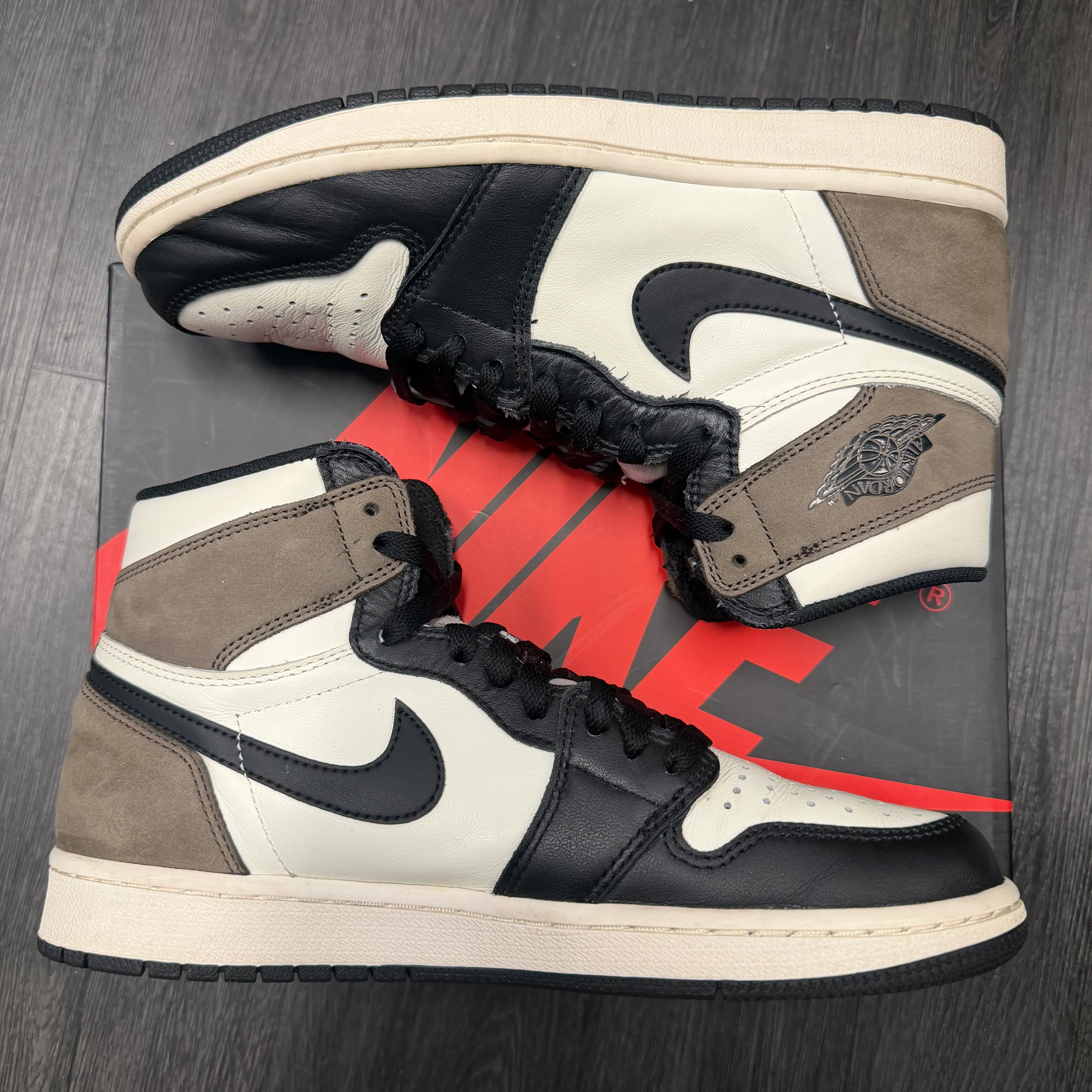 Jordan 1 Retro Dark Mocha U8.5 - Image 4