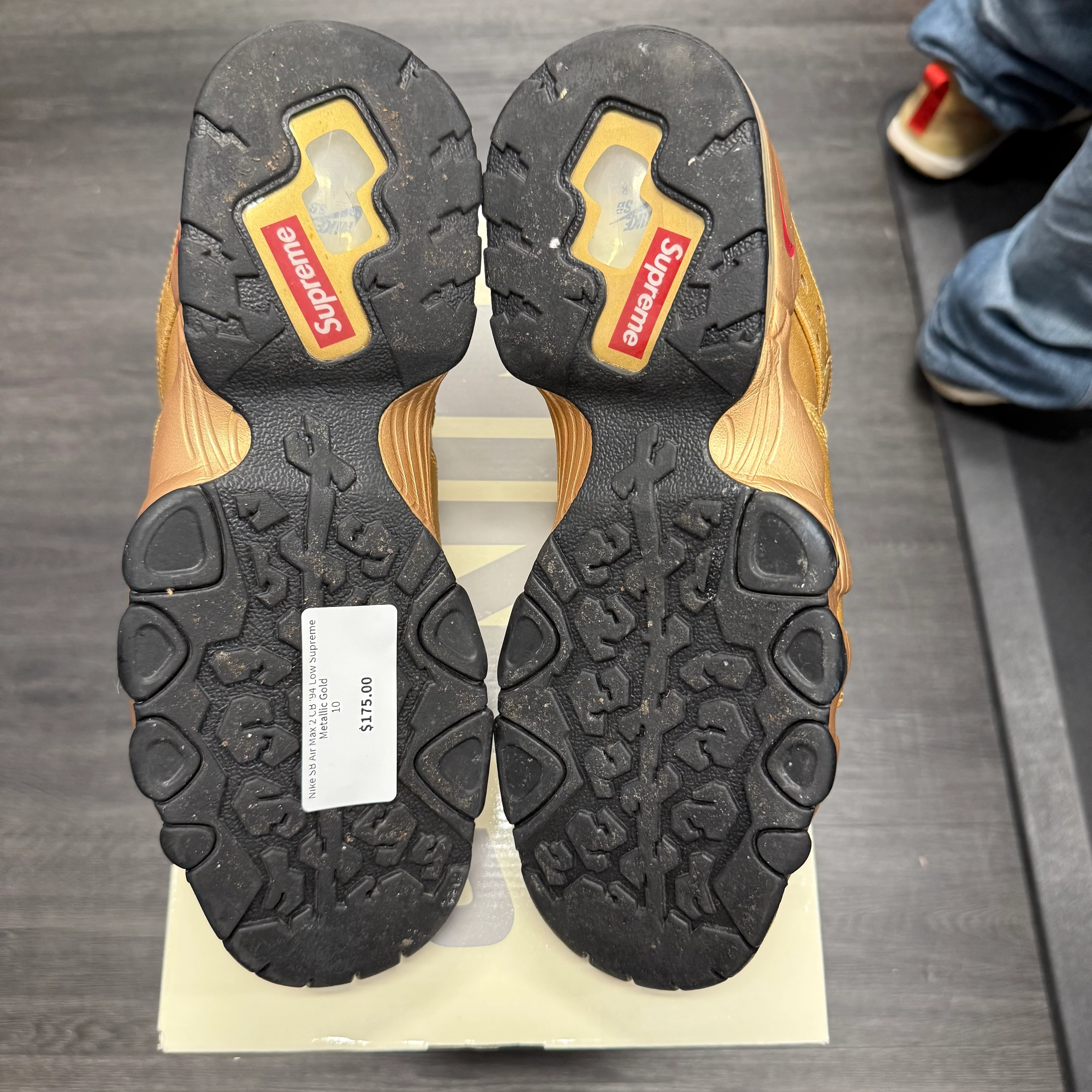 Nike SB Air Max 2 CB '94 Low Supreme Metallic Gold - Image 3