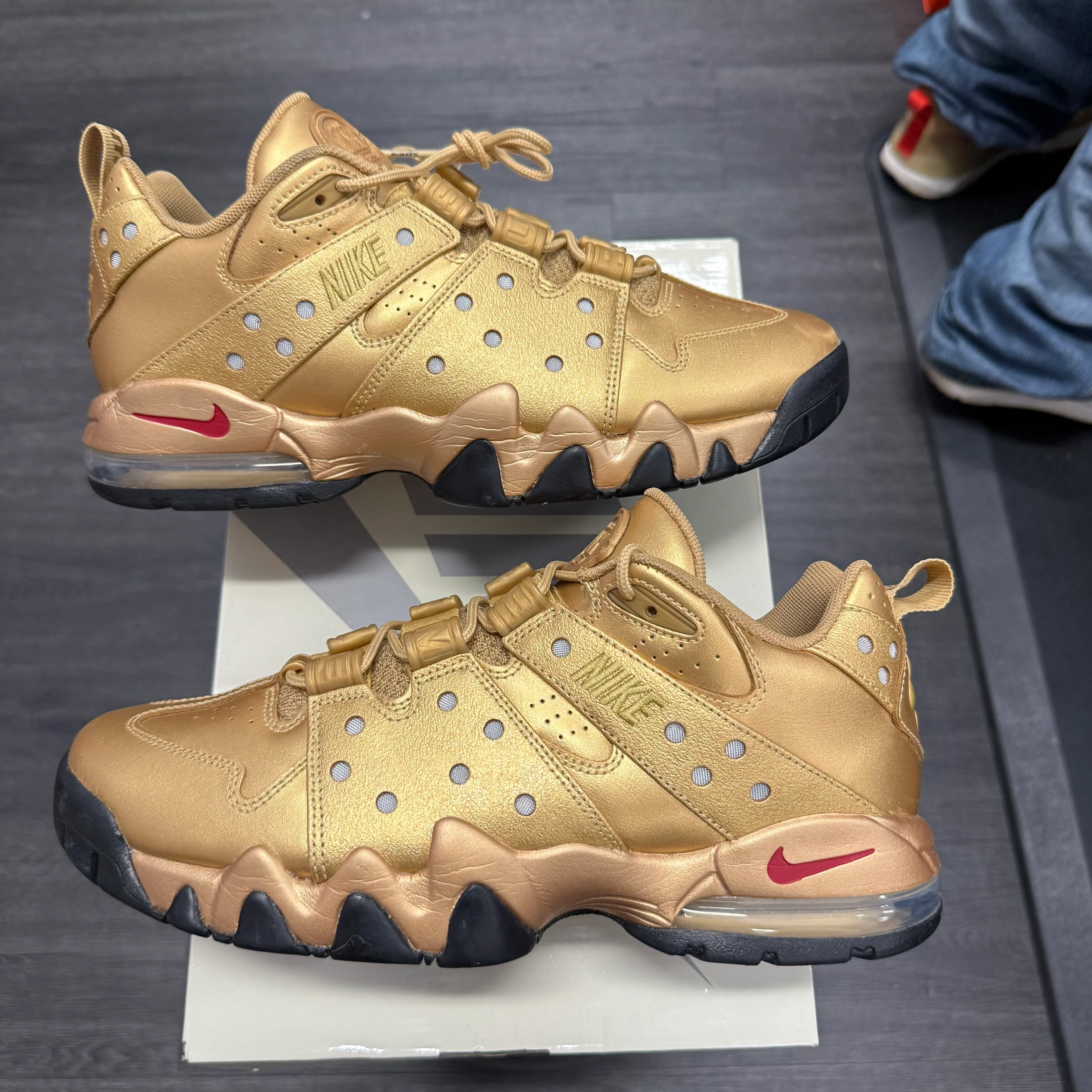 Nike SB Air Max 2 CB '94 Low Supreme Metallic Gold - Image 4