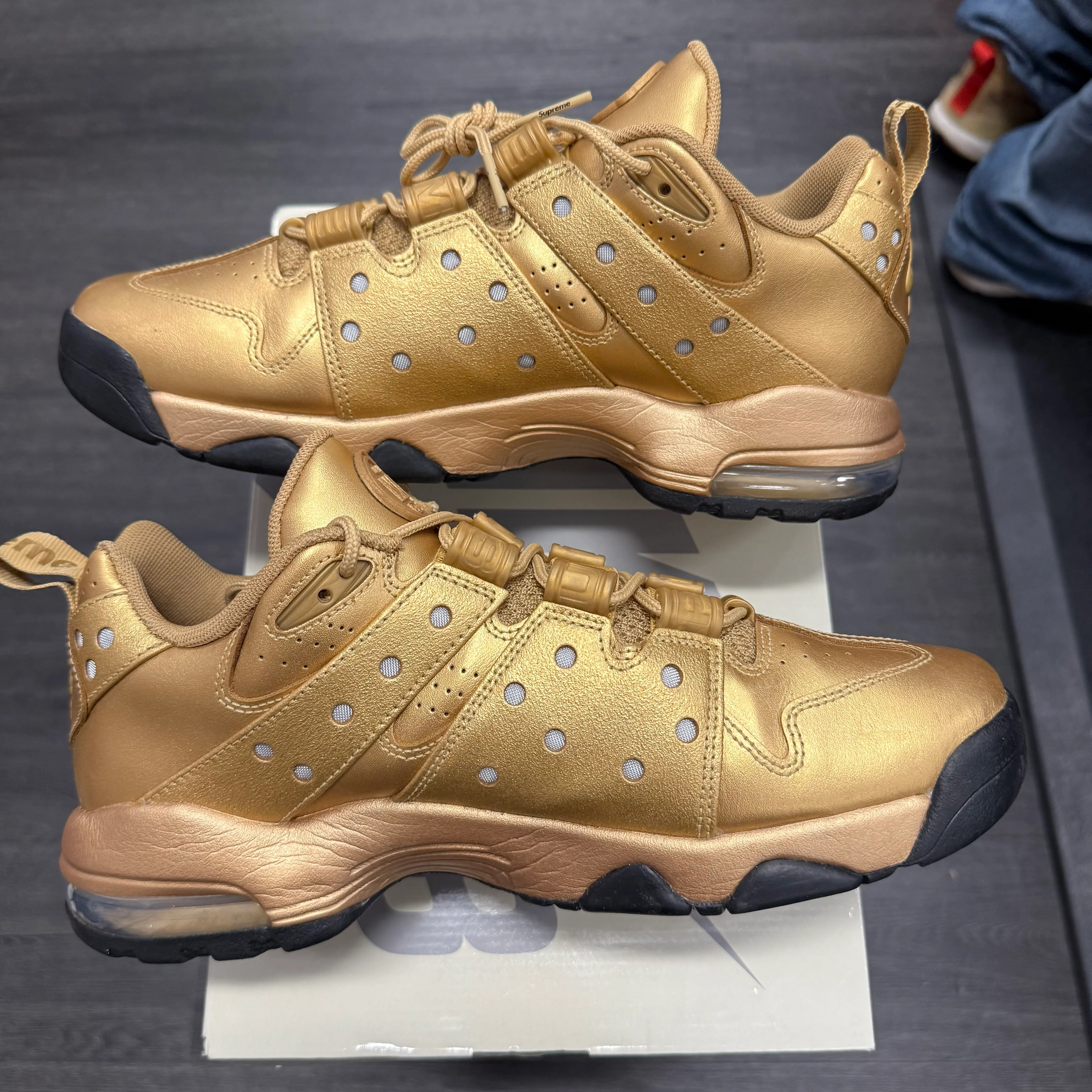 Nike SB Air Max 2 CB '94 Low Supreme Metallic Gold - Image 5