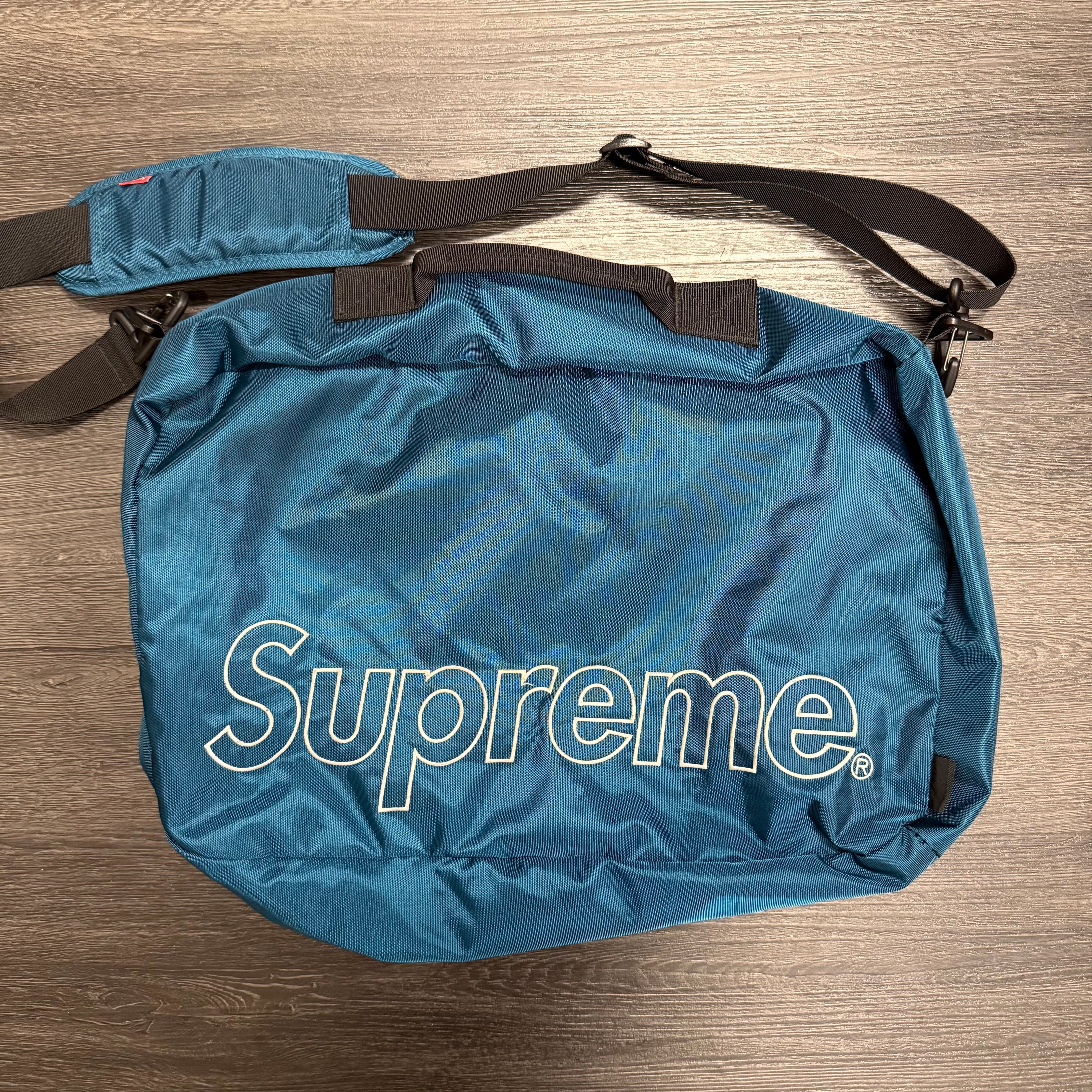 Supreme Messenger Bag - Image 2