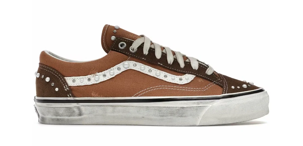 BRAND NEW SNEAKERS